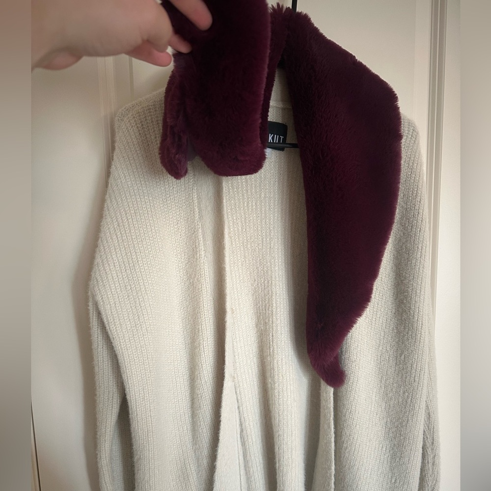 Kut Cream Cardigan with Plum Faux Fur Collar NWOT - Picture 3 of 5
